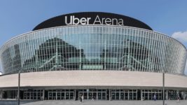UBER-Stadion in Berlin | Geld regiert die Welt