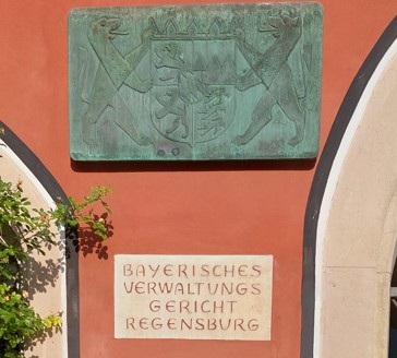 Bayerisches Verwaltungsgericht Regensburg (Schild Eingang)
