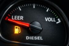 Ein Taxi fährt nicht mit guten Worten – sondern mit Diesel